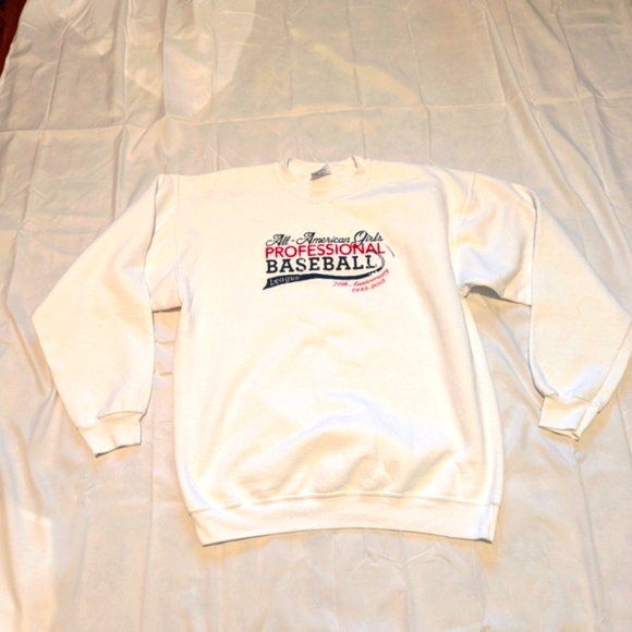 Women's Size Large All American Girls Baseball League Sweatshirt - Picture 1 of 3